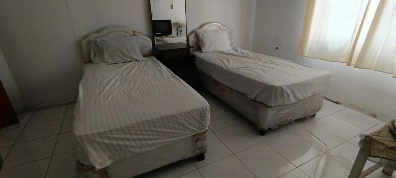 Spot On 92458 Azeela Kost Syariah Hotell Banjarmasin  Exteriör bild